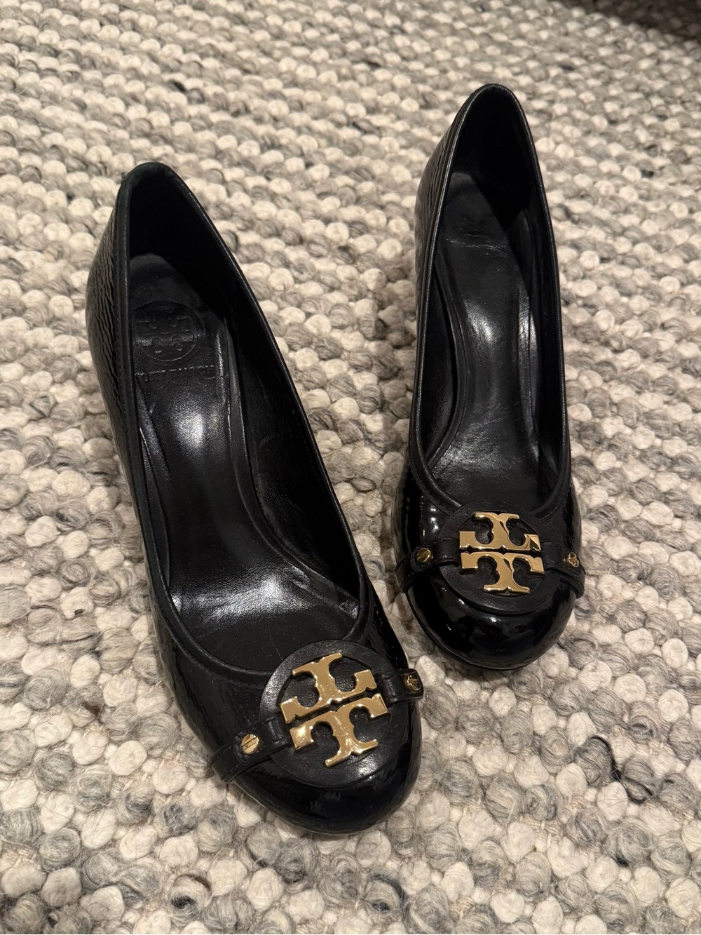 Tory Burch Black Patent Leather Heels with Gold Logo